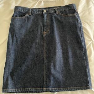 GAP ladies denim jean skirt SIZE XL.  STRETCH Cotton/Spandex.